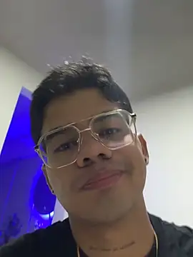 Snapshot of matiass_vegas chatting on March 2026 12:06:02 AM matiass vegas online show from March 2026 12:06:02 AM