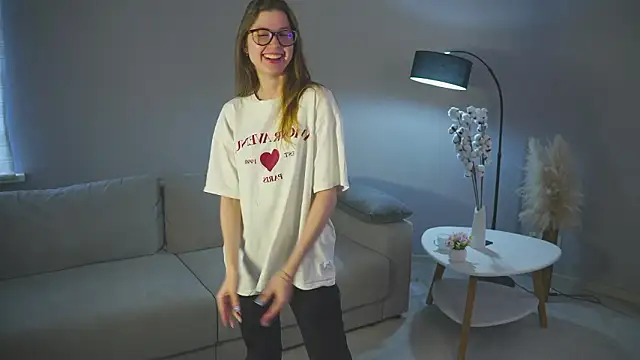 HildaMaise online show from March 2026 03:46:02 AM