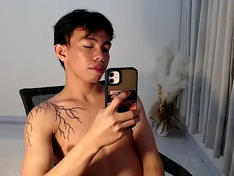 hottasianboy online show from August 2026 03:27:02 PM