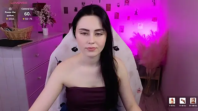 Snapshot of NoraLumi chatting on June 2026 05:28:02 AM NoraLumi online show from June 2026 05:28:02 AM