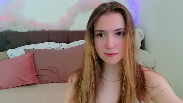 Snapshot of LeenMoonie chatting on July 2026 05:12:02 AM LeenMoonie online show from July 2026 05:12:02 AM