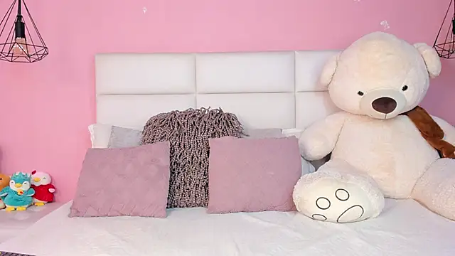 KarolyneLune online show from March 2026 07:18:02 PM