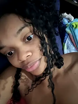 marialuiza2027 online show from April 2026 01:01:01 PM