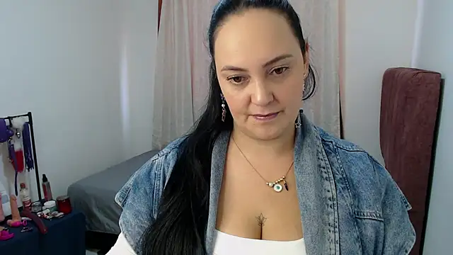 Snapshot of Veroniicabbw_ chatting on July 2026 02:31:01 PM Veroniicabbw online show from July 2026 02:31:01 PM