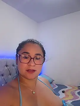 Snapshot of estrellajunior chatting on April 2026 01:48:01 AM estrellajunior online show from April 2026 01:48:01 AM