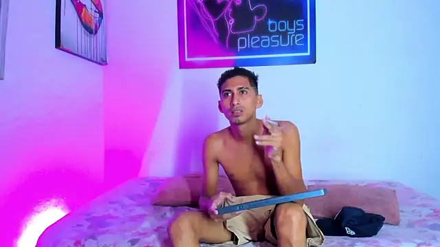 Boys xxx  online show from April 2026 05:00:02 AM