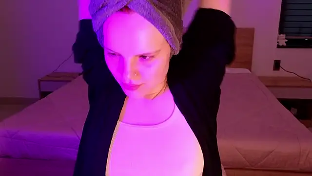 mollybossy online show from March 2026 11:22:01 PM