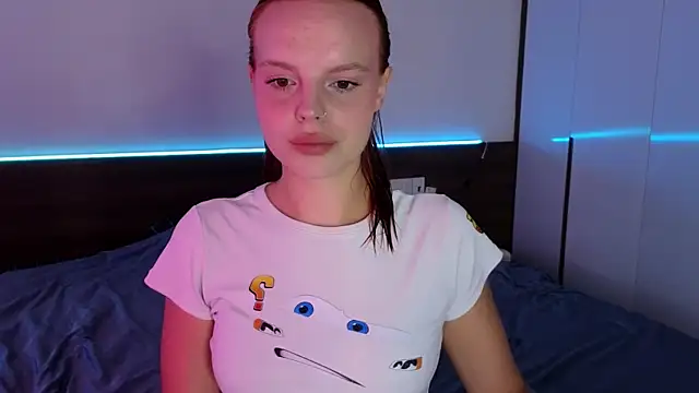 Snapshot of mollybossy chatting on July 2026 12:14:02 AM mollybossy online show from July 2026 12:14:02 AM