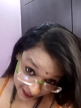 Snapshot of hornyrosy321 chatting on May 2026 06:02:02 PM hornyrosy321 online show from May 2026 06:02:02 PM