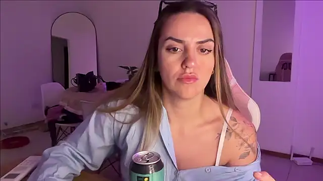 Snapshot of isyourgirlolivia chatting on March 2026 01:21:01 AM isyourgirlolivia online show from March 2026 01:21:01 AM