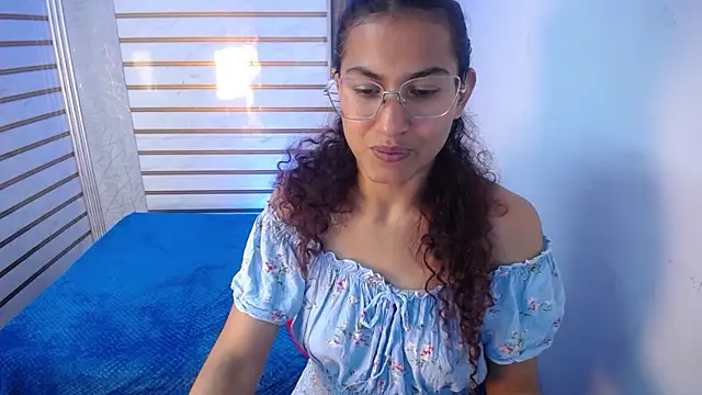 Snapshot of kiara_valmont chatting on March 2026 10:15:01 PM kiara valmont online show from March 2026 10:15:01 PM