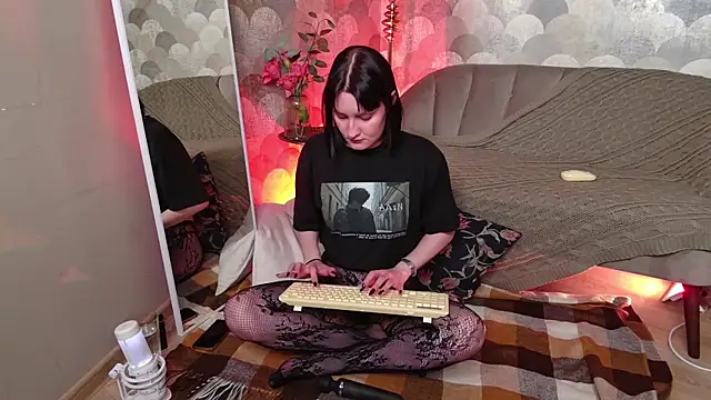 Velvet Lily online show from May 2026 08:57:02 PM
