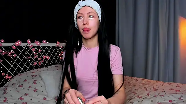 Snapshot of lizaa_breeze chatting on June 2026 05:32:01 PM lizaa breeze online show from June 2026 05:32:01 PM