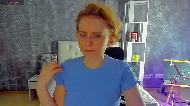 Snapshot of Shiny_Liss chatting on May 2026 01:36:01 AM Shiny Liss online show from May 2026 01:36:01 AM