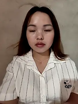 Snapshot of Mina_xYx chatting on June 2026 04:08:02 PM Mina xYx online show from June 2026 04:08:02 PM