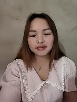 Snapshot of Mina_xYx chatting on July 2026 04:17:02 AM Mina xYx online show from July 2026 04:17:02 AM