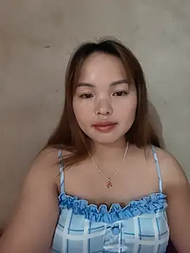 Snapshot of Mina_xYx chatting on July 2026 04:27:01 PM Mina xYx online show from July 2026 04:27:01 PM