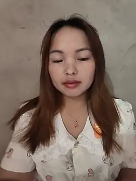 Snapshot of Mina_xYx chatting on July 2026 02:02:01 PM Mina xYx online show from July 2026 02:02:01 PM