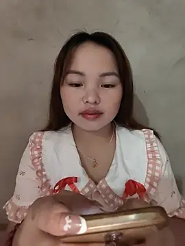 Snapshot of Mina_xYx chatting on July 2026 04:11:02 AM Mina xYx online show from July 2026 04:11:02 AM