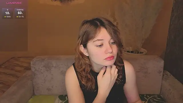 Snapshot of ElizabethRedWings chatting on May 2026 02:40:01 AM ElizabethRedWings online show from May 2026 02:40:01 AM