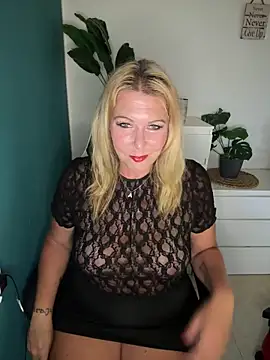 SuesseAurelie1 online show from June 2026 04:24:02 PM