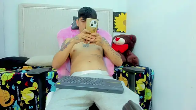 Yeison gomezz online show from March 2026 04:35:01 AM