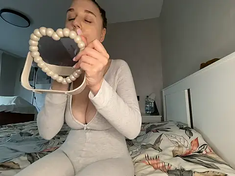 Snapshot of bimboiiii chatting on July 2026 12:41:01 PM bimboiiii online show from July 2026 12:41:01 PM