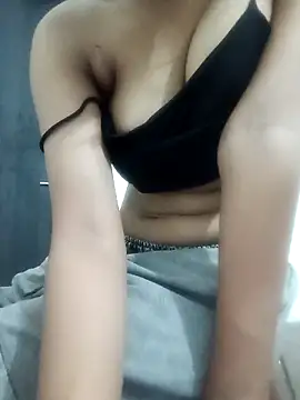 Candyy crushh online show from April 2026 01:09:02 PM