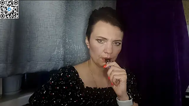 HotMamaQueen234 online show from May 2026 07:45:02 PM