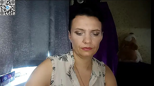 HotMamaQueen234 online show from June 2026 12:33:02 PM
