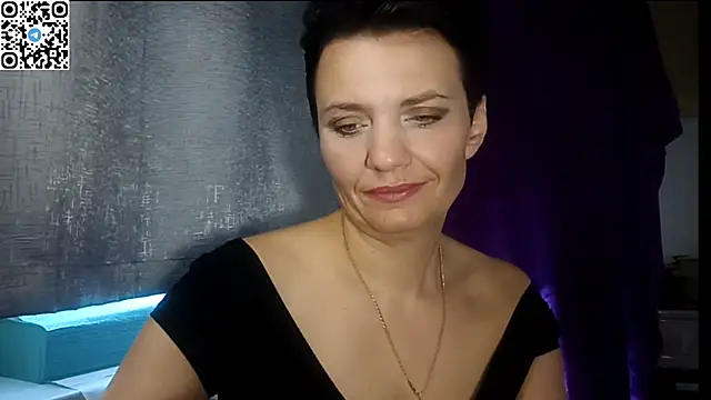 HotMamaQueen234 online show from July 2026 01:37:01 PM