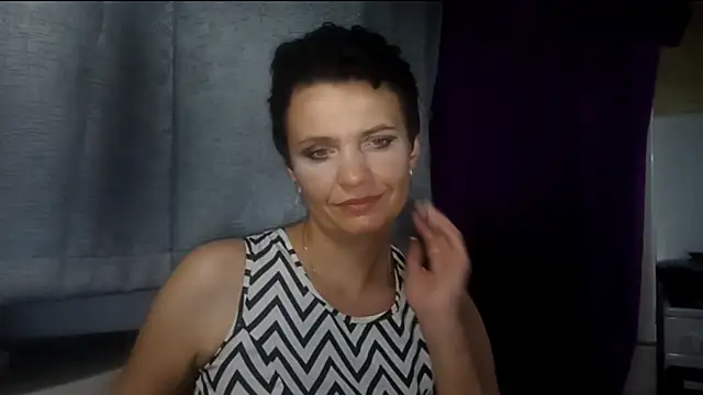 HotMamaQueen234 online show from August 2026 08:22:02 PM