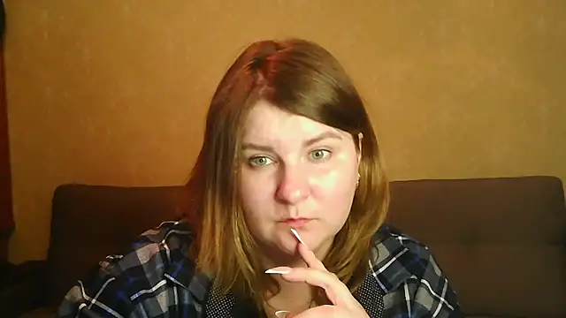 Snapshot of Minisstra chatting on April 2026 05:35:01 PM Minisstra online show from April 2026 05:35:01 PM