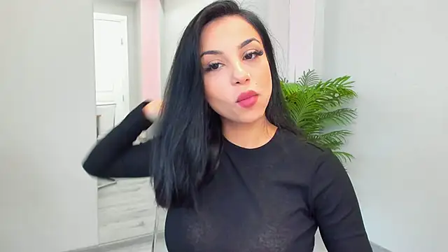 Snapshot of MissSiennaa chatting on May 2026 05:34:02 AM MissSiennaa online show from May 2026 05:34:02 AM