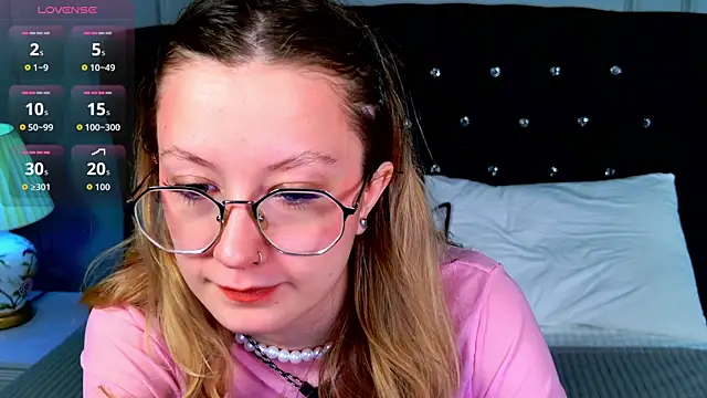 AmelieViolet online show from April 2026 03:22:01 AM