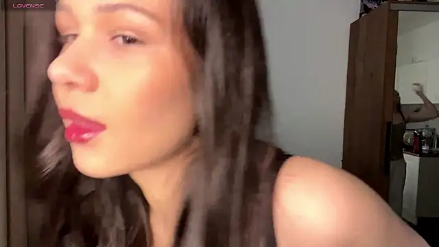 SparkSkarlet online show from April 2026 04:50:02 PM