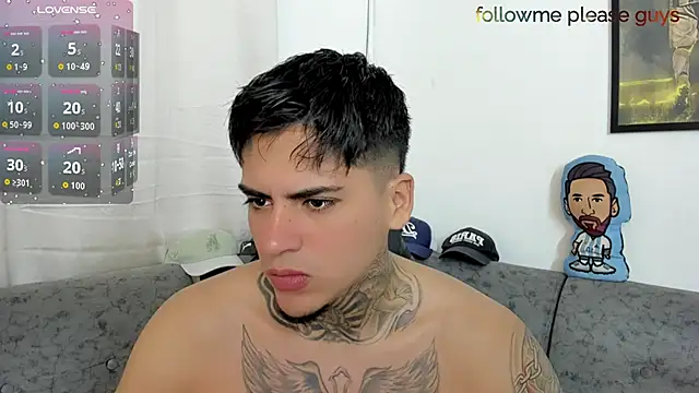 sweetlatinoboy online show from June 2026 11:57:02 AM