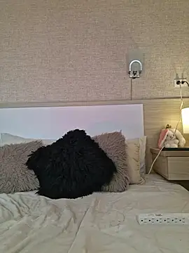 Scarlet Evanss  online show from July 2026 08:07:01 PM