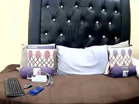 Snapshot of Blackberryxxx16 chatting on May 2026 05:18:01 PM Blackberryxxx16 online show from May 2026 05:18:01 PM