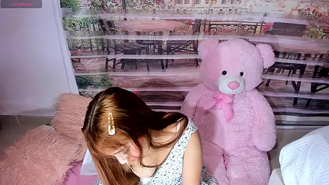 Snapshot of little_doll18_ chatting on June 2026 07:57:02 PM little doll18 online show from June 2026 07:57:02 PM