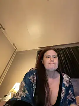 Snapshot of JulieetteLatte chatting on May 2026 12:50:01 AM JulieetteLatte online show from May 2026 12:50:01 AM