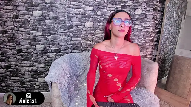 Snapshot of VioletWinters chatting on May 2026 03:35:02 AM VioletWinters online show from May 2026 03:35:02 AM
