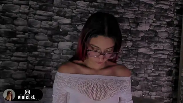 Snapshot of VioletWinters chatting on June 2026 03:04:02 AM VioletWinters online show from June 2026 03:04:02 AM