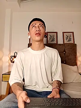 Snapshot of Yoshua_Smith chatting on March 2026 01:14:02 PM Yoshua Smith online show from March 2026 01:14:02 PM