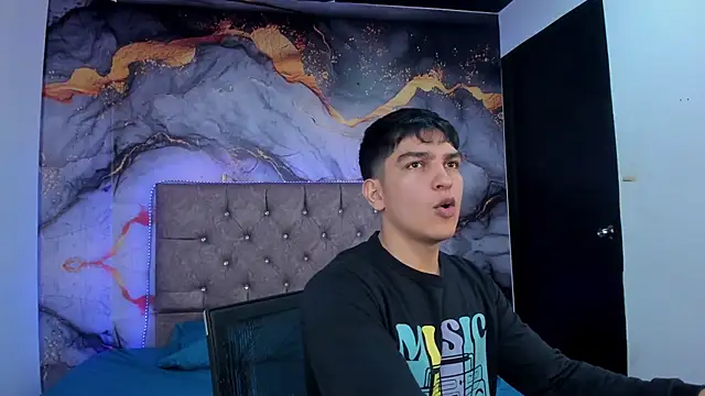 ZytherWolf online show from March 2026 03:33:01 AM