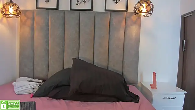 Camille Hills online show from March 2026 04:27:01 AM