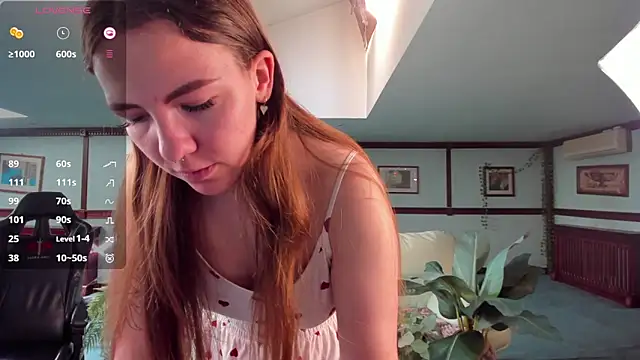 Snapshot of Kirarustle1 chatting on May 2026 01:44:01 AM Kirarustle1 online show from May 2026 01:44:01 AM