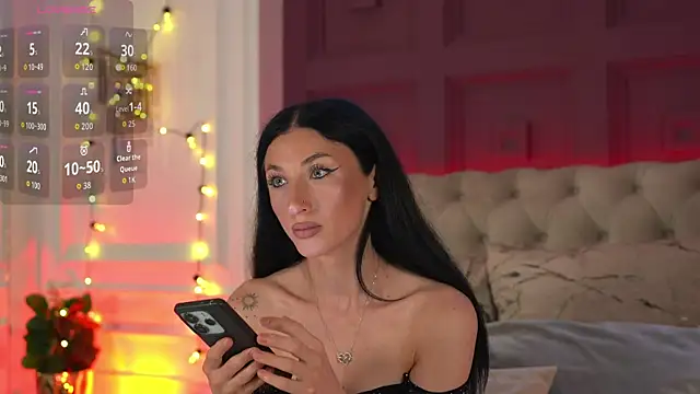 Snapshot of EllieJules chatting on July 2026 04:03:02 AM EllieJules online show from July 2026 04:03:02 AM