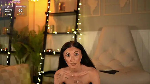 Snapshot of EllieJules chatting on August 2026 02:35:01 AM EllieJules online show from August 2026 02:35:01 AM