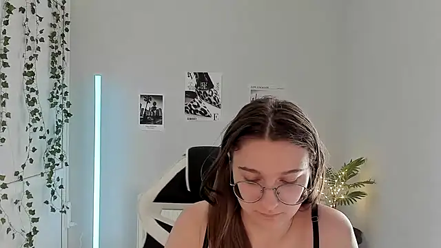 Mia kristal online show from July 2026 08:18:02 AM
